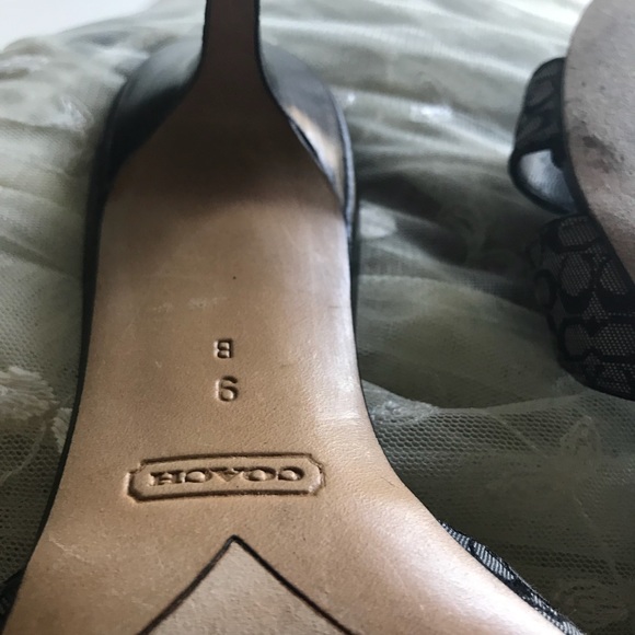 Beautiful Coach Sandals Signature Logo Blk/ Grey - Picture 4 of 5